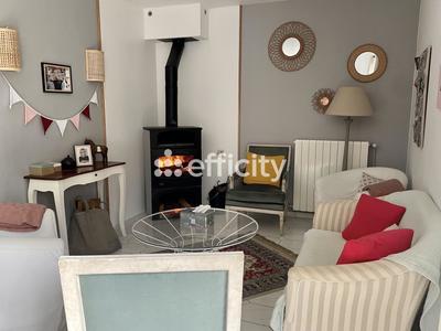 Maison - 210 m² - 9 pièces