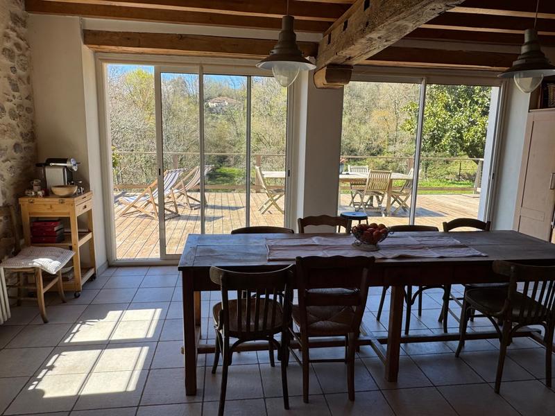 Maison - 445 m² - 10 pièces