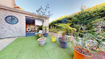 Maison - 90 m² - 5 pièces