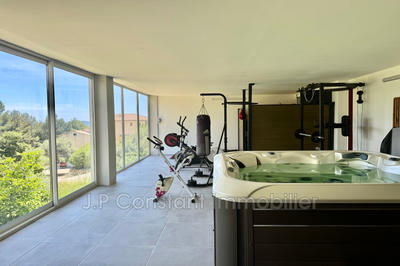 Villa - 250 m² - 8 pièces