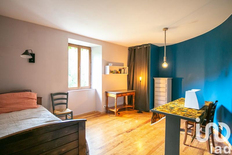 Maison - 202 m² - 6 pièces