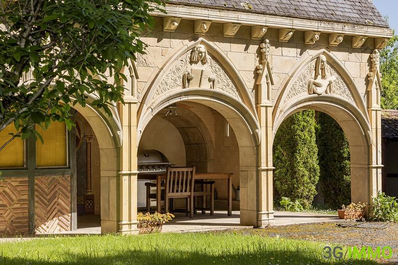 Propriété - 230 m² - 7 pièces