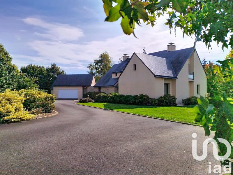 Maison - 227 m² - 8 pièces