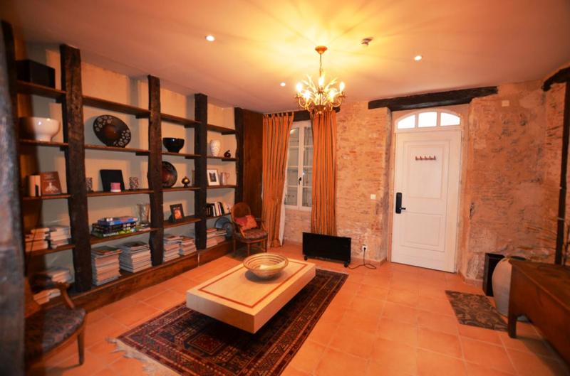 Maison chambre d'hôtes - 572 m² - 15 pièces