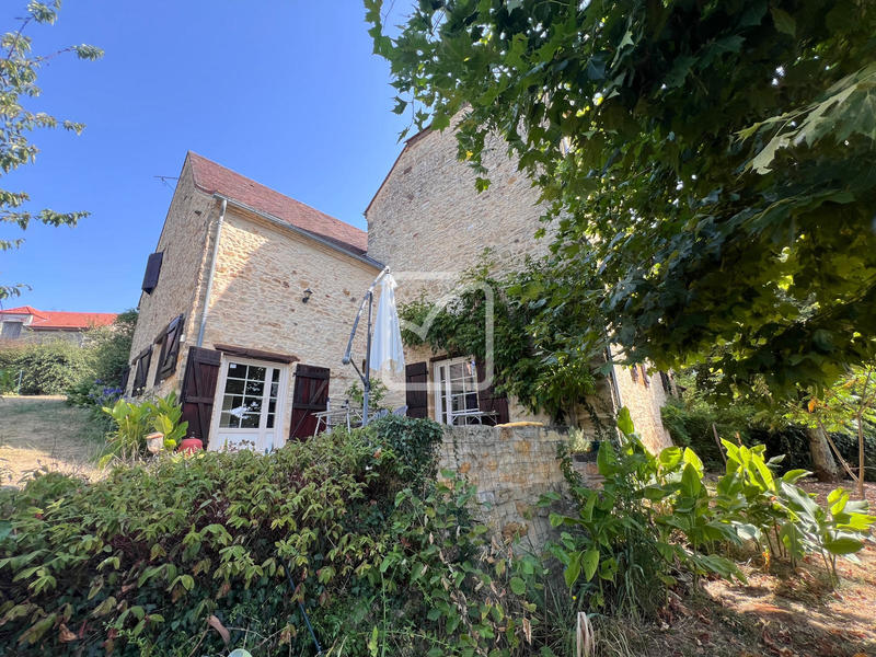 Maison - 160 m² - 8 pièces