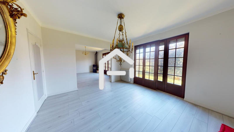 Maison - 227 m² - 7 pièces