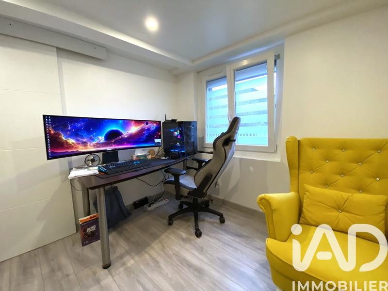 Maison - 94 m² - 6 pièces