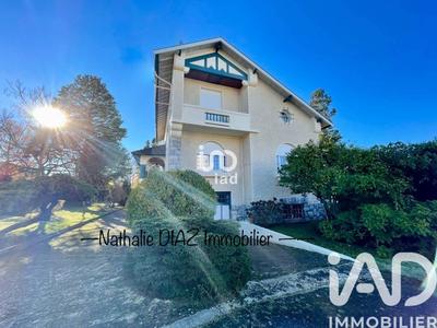 Maison - 200 m² - 6 pièces