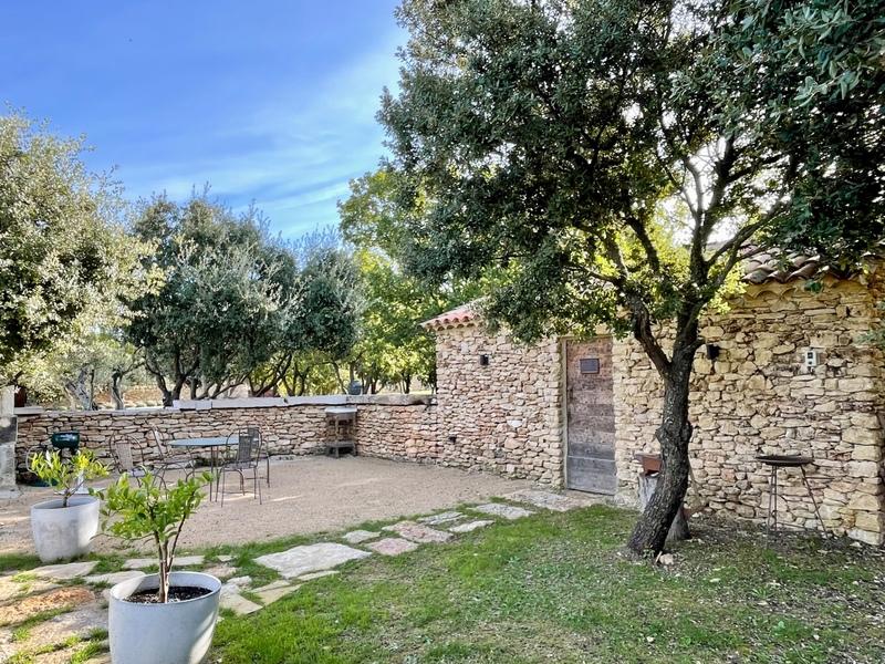 Maison - 240 m² - 7 pièces