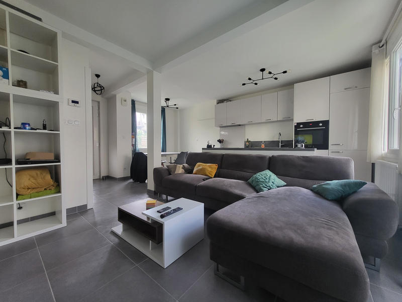 Maison - 93 m² - 4 pièces