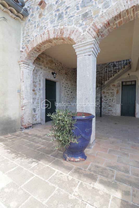 Mas - 250 m² - 14 pièces