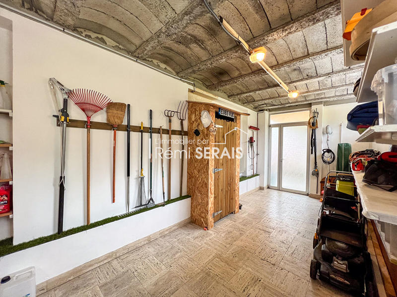 Maison - 248 m² - 9 pièces