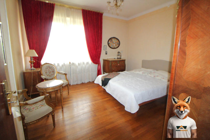 Maison - 246 m² - 9 pièces