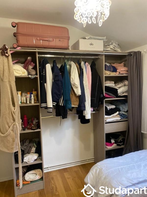 Chambre - 11 m² - 1 pièce