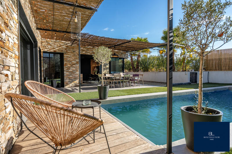 Maison contemporaine - 218 m² - 6 pièces