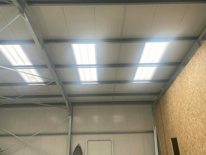 Local d'activité / Entrepôt - 390 m²