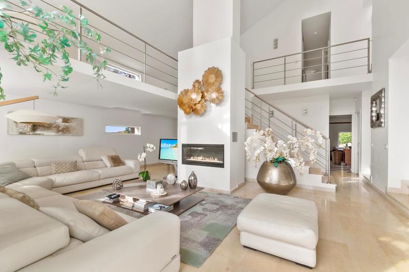 Maison - 260 m² - 7 pièces