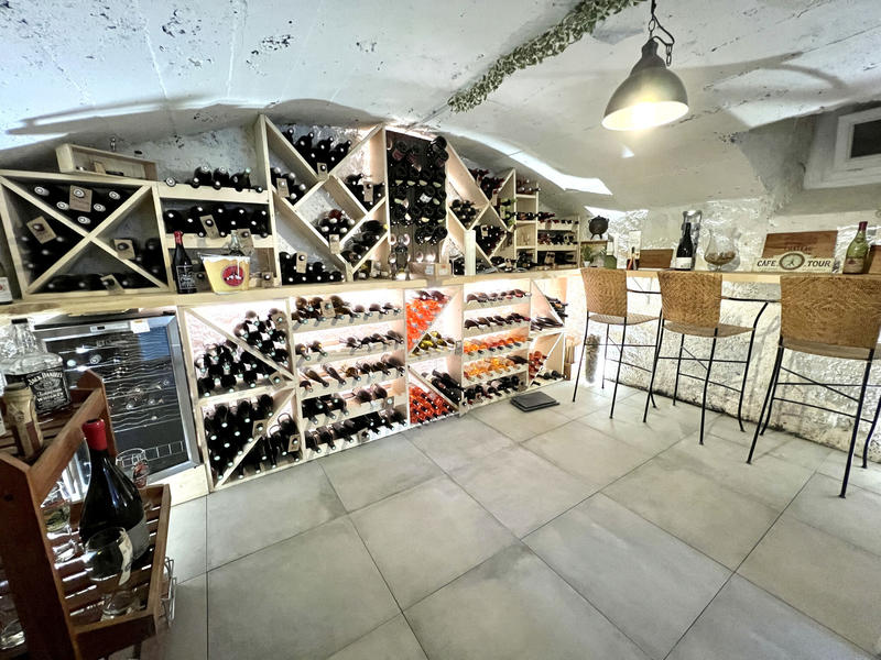 Propriété - 446 m² - 12 pièces