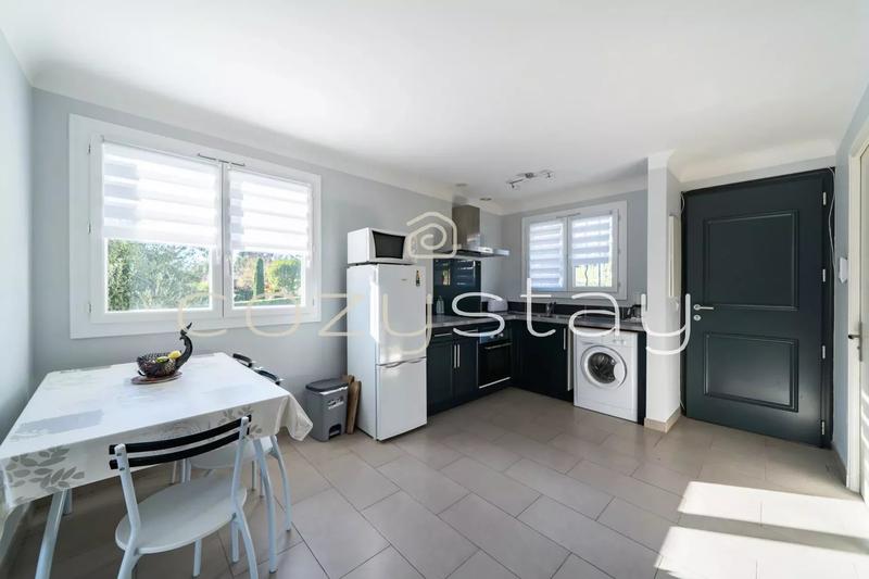 Villa - 305 m² - 10 pièces