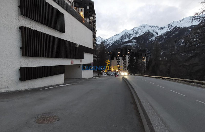 Parking / Garage - 12 m²