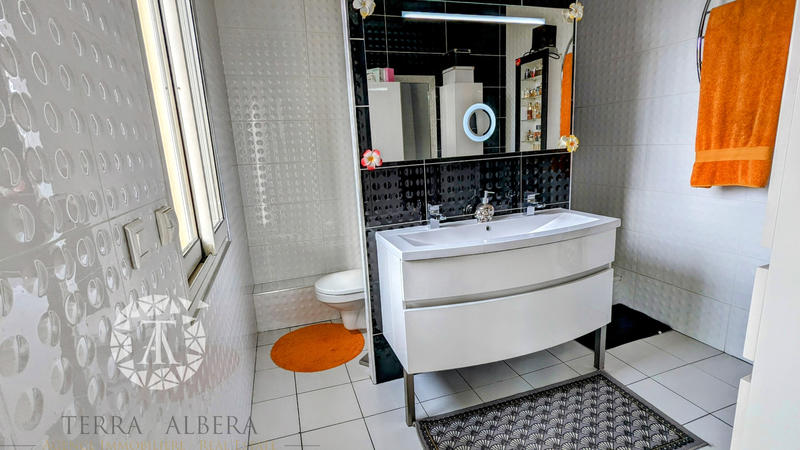 Villa - 115 m² - 5 pièces