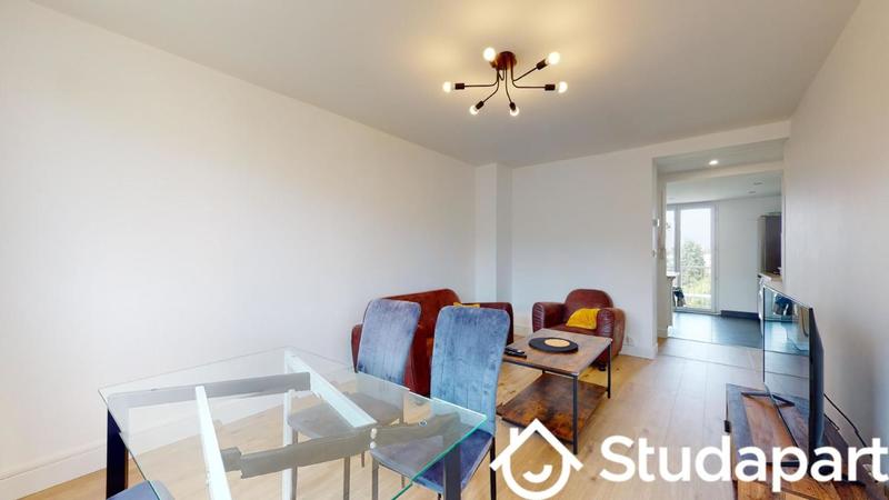 Chambre - 10 m² - 1 pièce