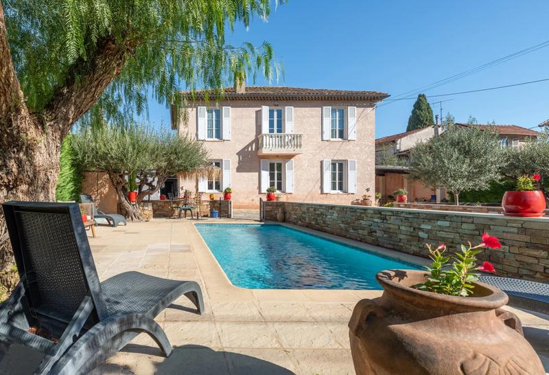 Maison - 168 m² - 7 pièces