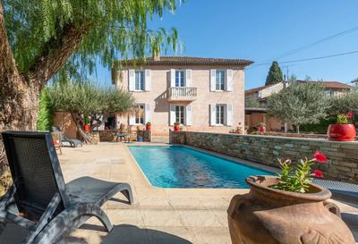 Maison - 168 m² - 7 pièces