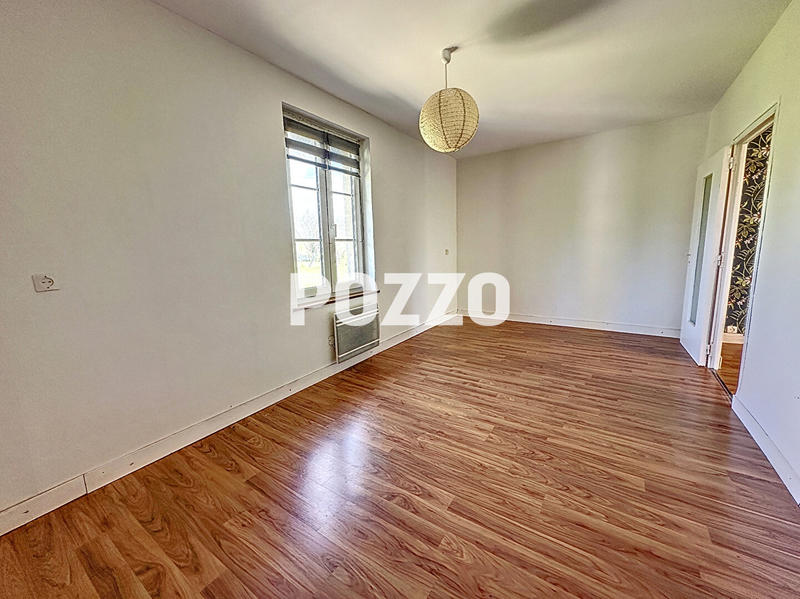 Maison - 330 m² - 16 pièces