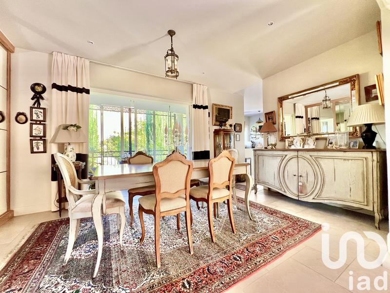 Maison - 180 m² - 5 pièces