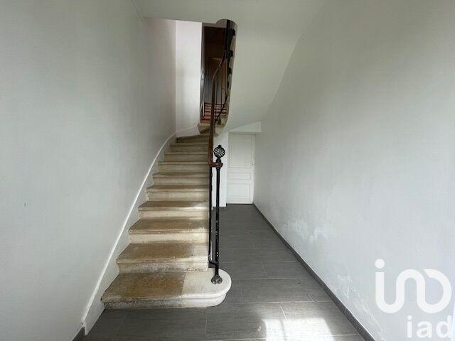 Maison - 250 m² - 9 pièces