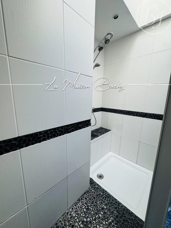 Maison - 167 m² - 6 pièces