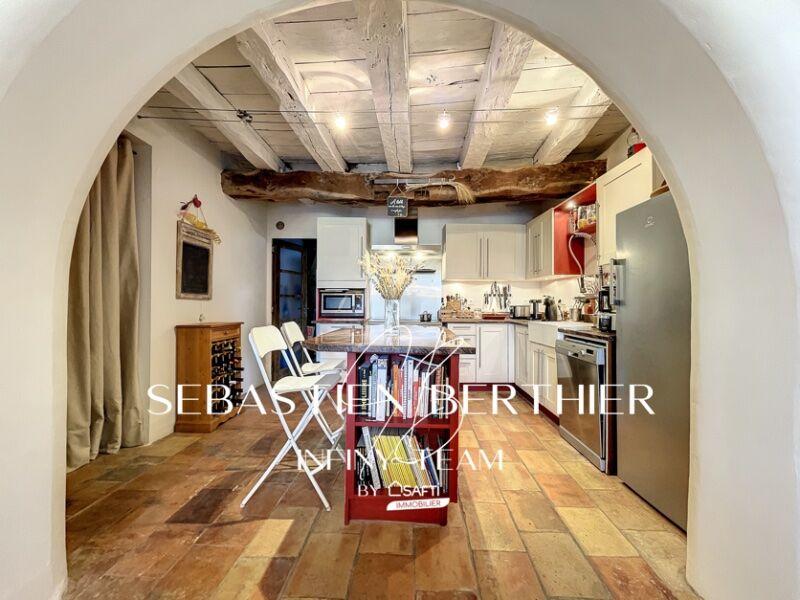 Maison - 180 m² - 6 pièces