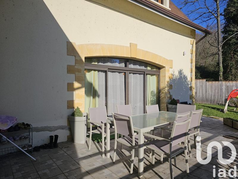 Maison - 243 m² - 9 pièces