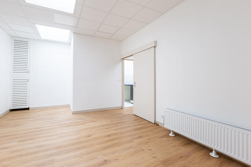 Local commercial - 90 m² - 4 pièces