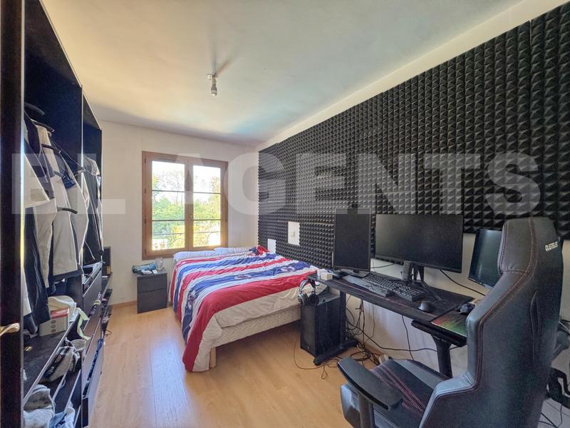 Maison - 243 m² - 8 pièces