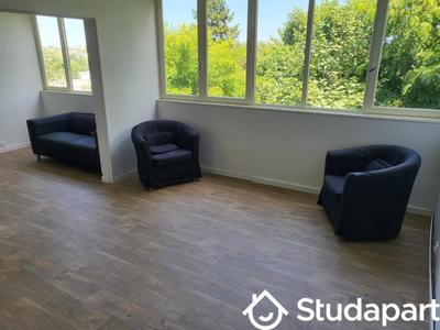 Chambre - 13 m² - 1 pièce