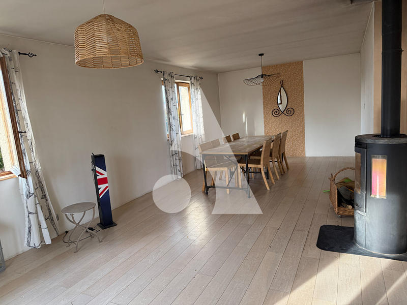 Maison - 121 m² - 8 pièces