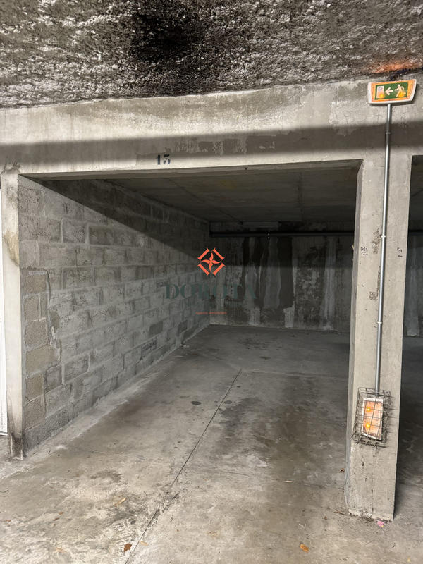 Parking / Garage - 14 m²