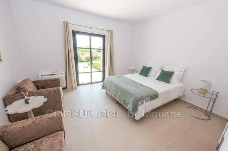 Villa - 261 m² - 6 pièces