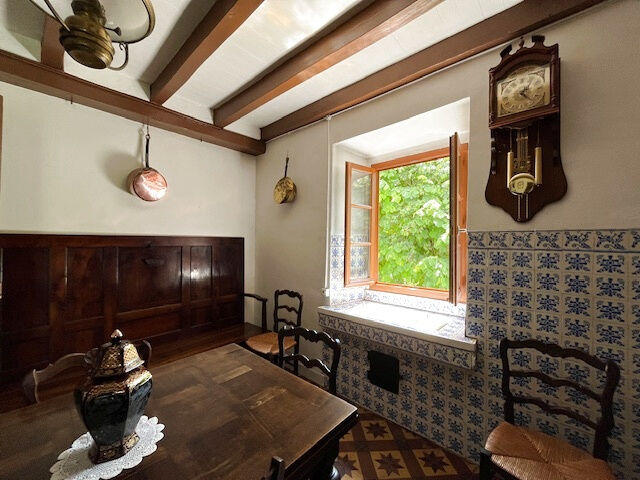 Maison - 185 m² - 8 pièces