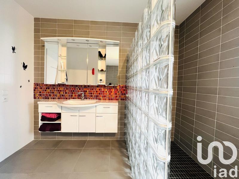 Maison - 180 m² - 8 pièces