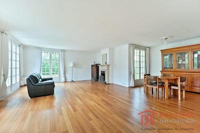 Maison - 176 m² - 7 pièces