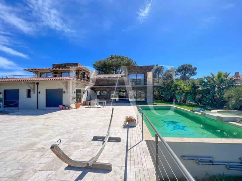 Villa - 350 m² - 7 pièces