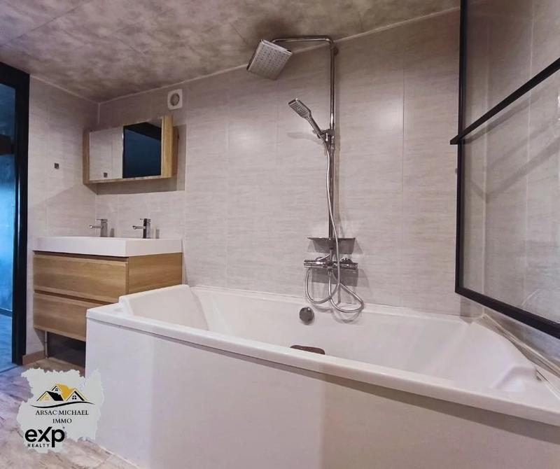 Propriété - 171 m² - 7 pièces