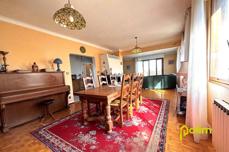 Maison - 200 m² - 7 pièces