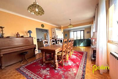 Maison - 200 m² - 7 pièces