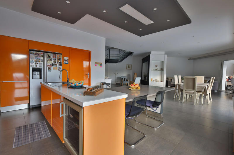 Maison - 283 m² - 6 pièces