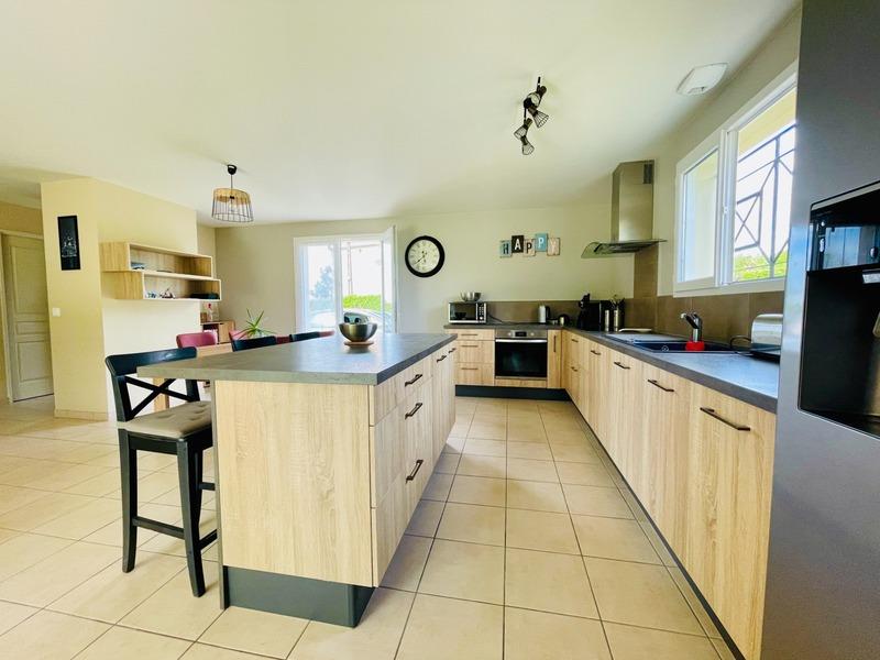 Maison - 93 m² - 4 pièces