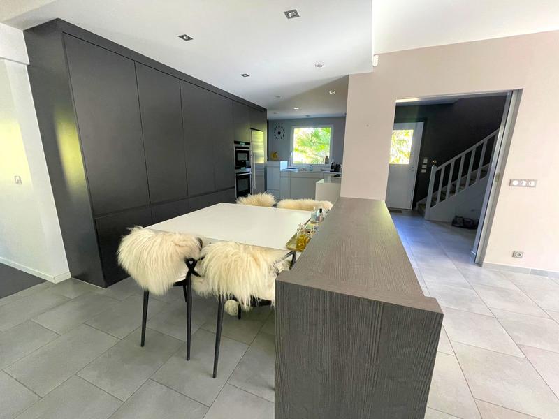 Maison - 180 m² - 6 pièces